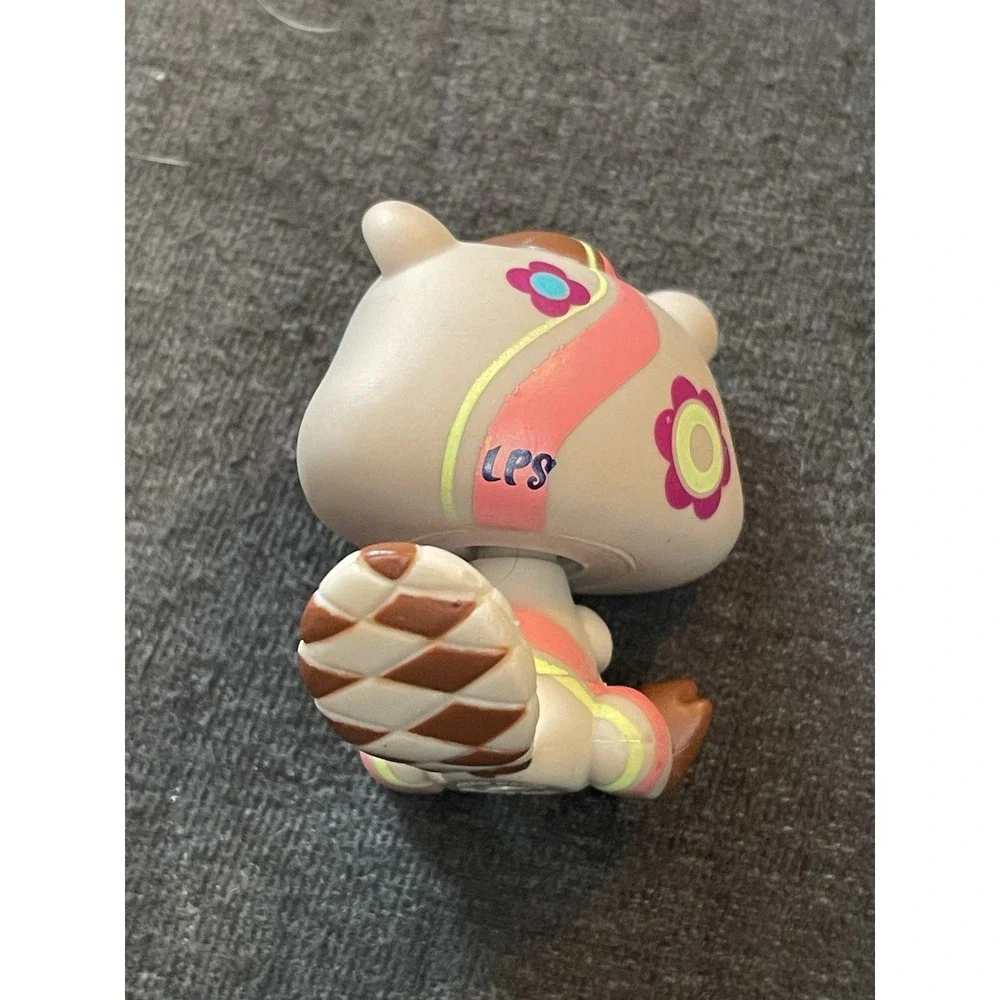 Littlest Pet Shop LPS Beaver #2134 Brown With Tattoo Designs bobblehead 2